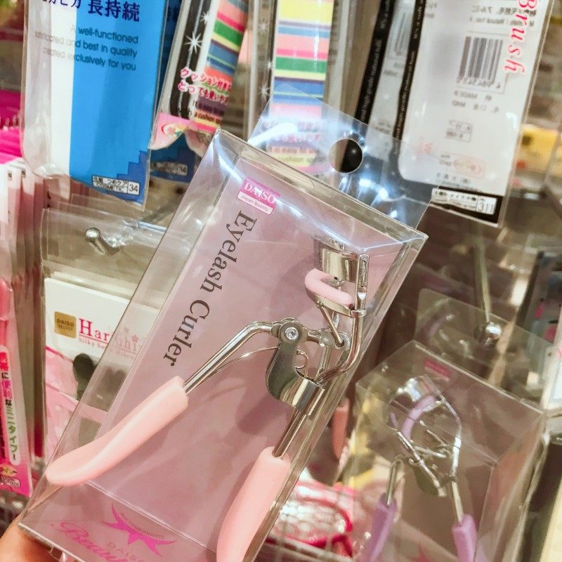 Japan Daiso eyelash curler pink violet nonslip new eyelash curler