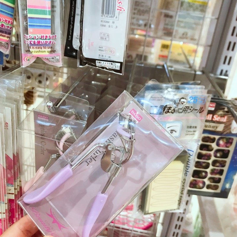 Japan Daiso eyelash curler pink violet nonslip new eyelash curler