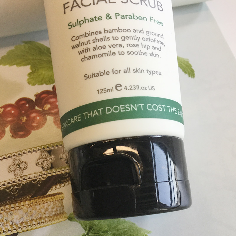 Úc SUKIN Susie Natural Plant Facial Scrub Tẩy tế bào chết Tẩy tế bào chết sâu 125ml bha và aha