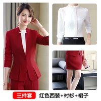 Красный пиджак классического кроя, рубашка