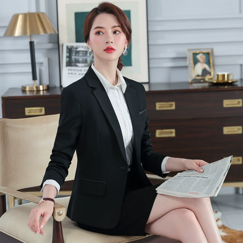 Демисезонный комплект, модный пиджак классического кроя, ювелирное украшение, комбинезон