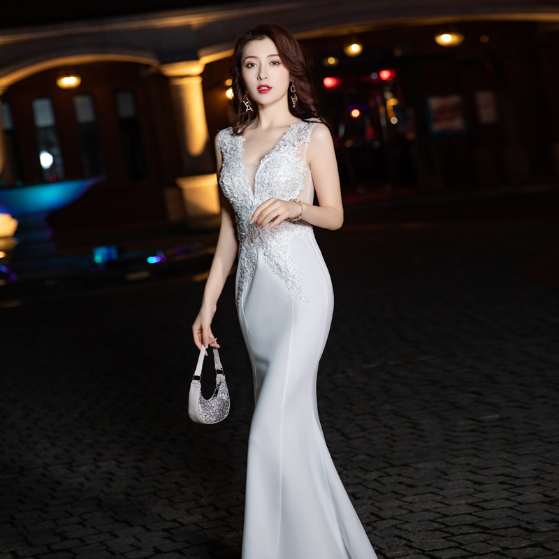 White advanced evening dress, long skirt, 2023 collection, high-end, 