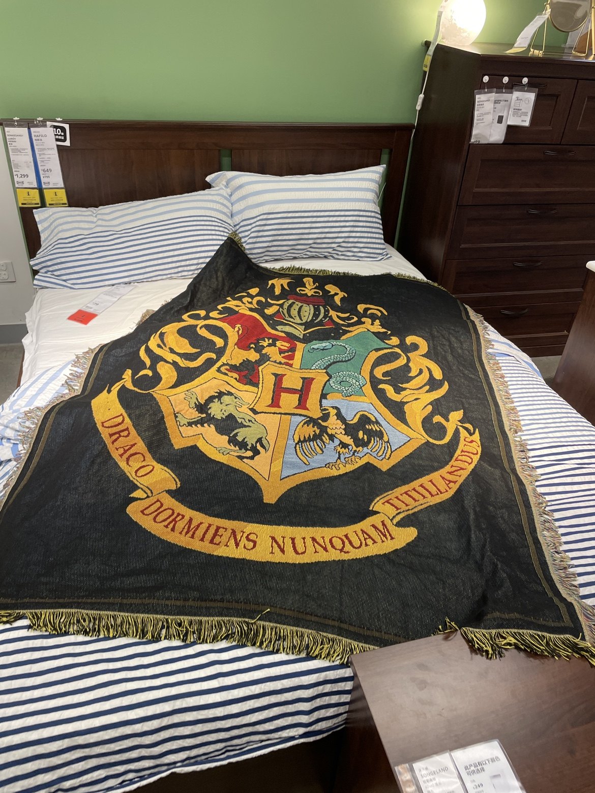 Universal Studios Hogwarts Harry Potter Blue School of Witchcraft and Wizardry Blanket Thread Blanket Tapestry