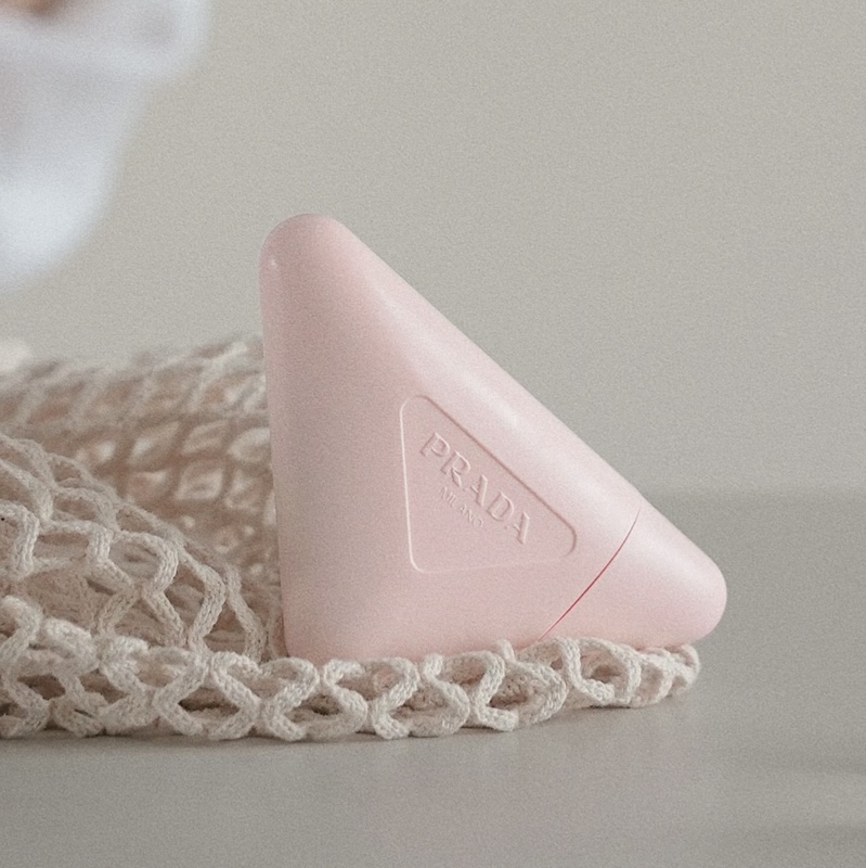 2026 New Product! in Stock with Paper Bag Prada/Prada Ibenmo Hand Cream Pink Moisturizing and Hydrating