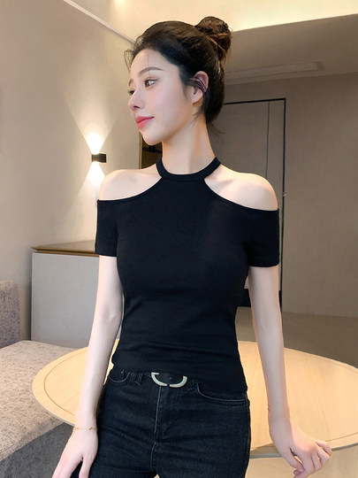 Black Halter Neck Off-Shoulder Top for Women, Summer Design, Slim-Fit Short-Sleeve T-Shirt, 2026 New Style, Off-Shoulder Neckline with a High-End Feel