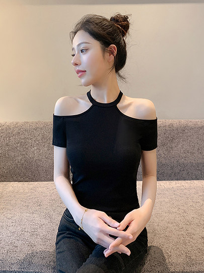 Black Halter Neck Off-Shoulder Top for Women, Summer Design, Slim-Fit Short-Sleeve T-Shirt, 2026 New Style, Off-Shoulder Neckline with a High-End Feel