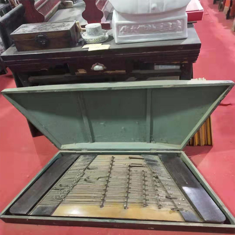 Folk Old Objects Second-hand Great Yangqin Old Musical Instruments Red Culture Nostalgia Collection Antique Violin and TV props decoration