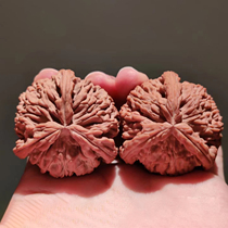 Natural Zhengben triangular walnut without repair Daben playing petal Mitsubishi Wenwan special-shaped hemp hand plate lion head unicorn pattern