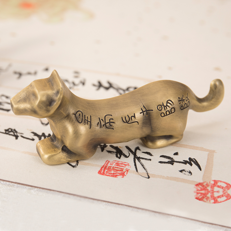 Brass Pressed Paper Creative Tiger Hufu Ancient Play Collection Letter Home Office Pendulum decoration to play Calligraphy Town Paper Town Ruler