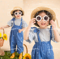 Photo studio shooting girls suspenders suit bubble sleeve overalls personal art photo tide shooting magazine cover