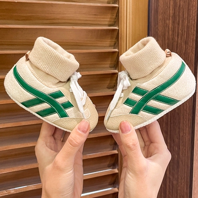 Baby Shoes and Socks One Spring, Autumn and Winter 0-1 Year Old Baby Shoes Men and Women Baby Soft-Soled Shoes 6-12 Months No Drop 9 — 3