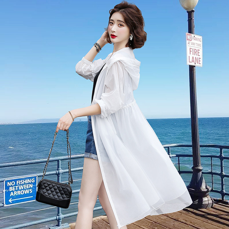 Ice silk sunscreen women's long summer 2022 new light and thin fashionable breathable thin jacket super fairy long-sleeved sunscreen suit