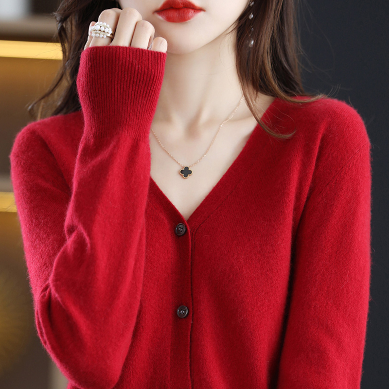 Autumn and winter new knitted cardigan women's V-neck long-sleeved sweater loose and thin non-cashmere bottoming shirt short small coat