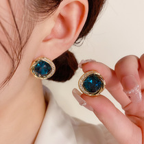 outlets retreat the good bull cargo picks up 18K square crystal ear - nails delicately designed earrings
