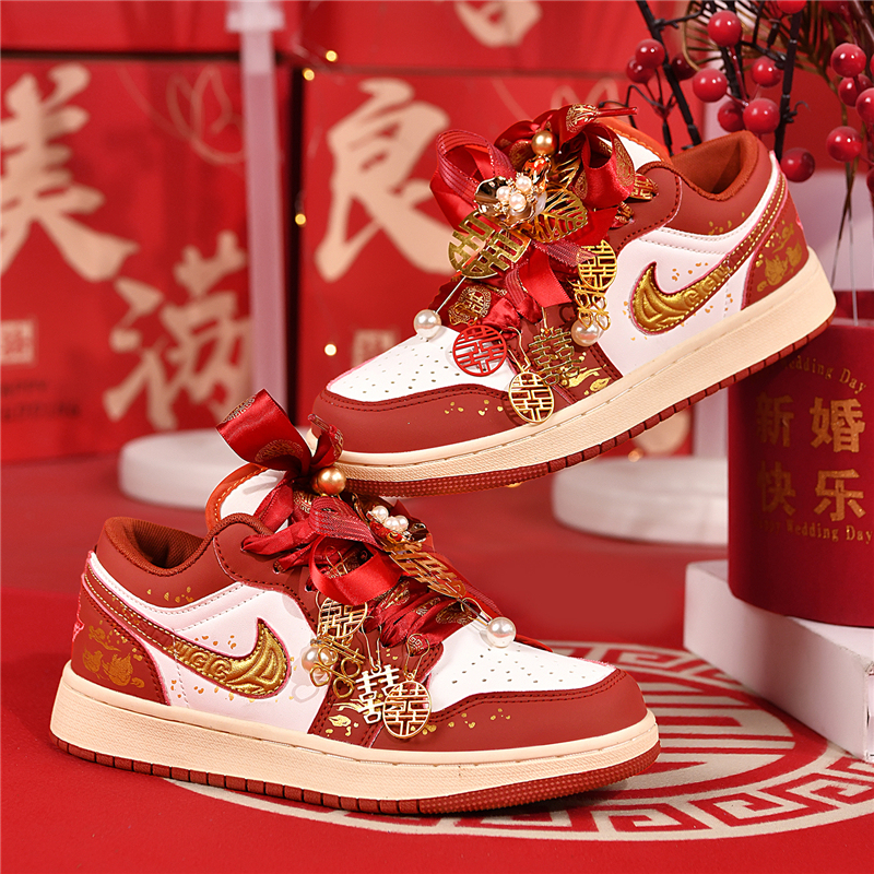 Wedding Shoes for Men and Women, Chinese Style, Bride and Groom, Engagement, Wedding, Red Shoes, Xiuhe Wedding Dress, Wedding Shoes, Couple Sneakers