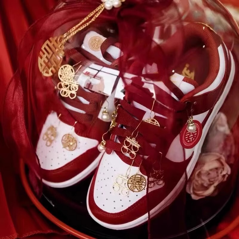 Red Wedding Shoes, Bride's Shoes, a Pair for Men and Women, Versatile Wedding Shoes, Two-Way Wear, Flat Wedding Shoes, Sneakers, Couple's Matching Style