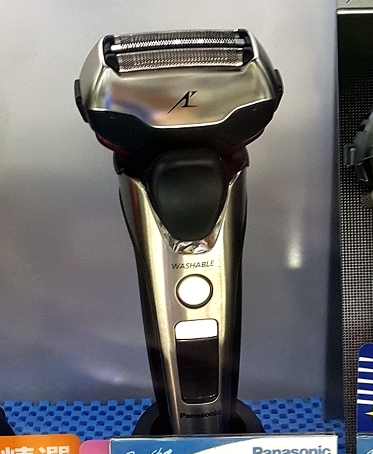 PANASONIC PANASONIC Lamdashi ultra high speed magnetic drive electric shall shave 3 head shave knife ES-LT6A