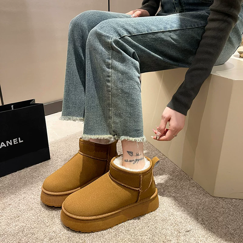 2025新款防滑软底外穿时尚防寒保暖情侣雪地靴秋冬加绒加厚棉靴女