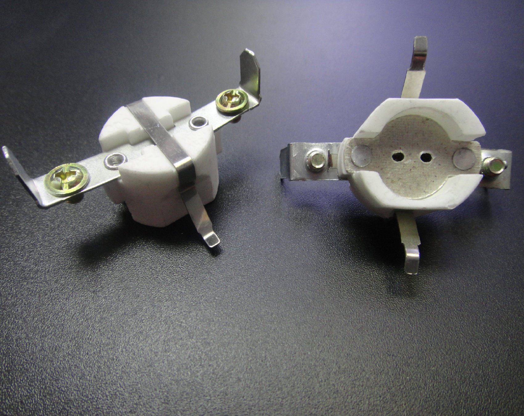 Lamp Accessories Bean bile lamp G5 3 lamp holder GU5 3 ceramic lamp holder QR111 bucket liner Grille Spotlight lamp holder