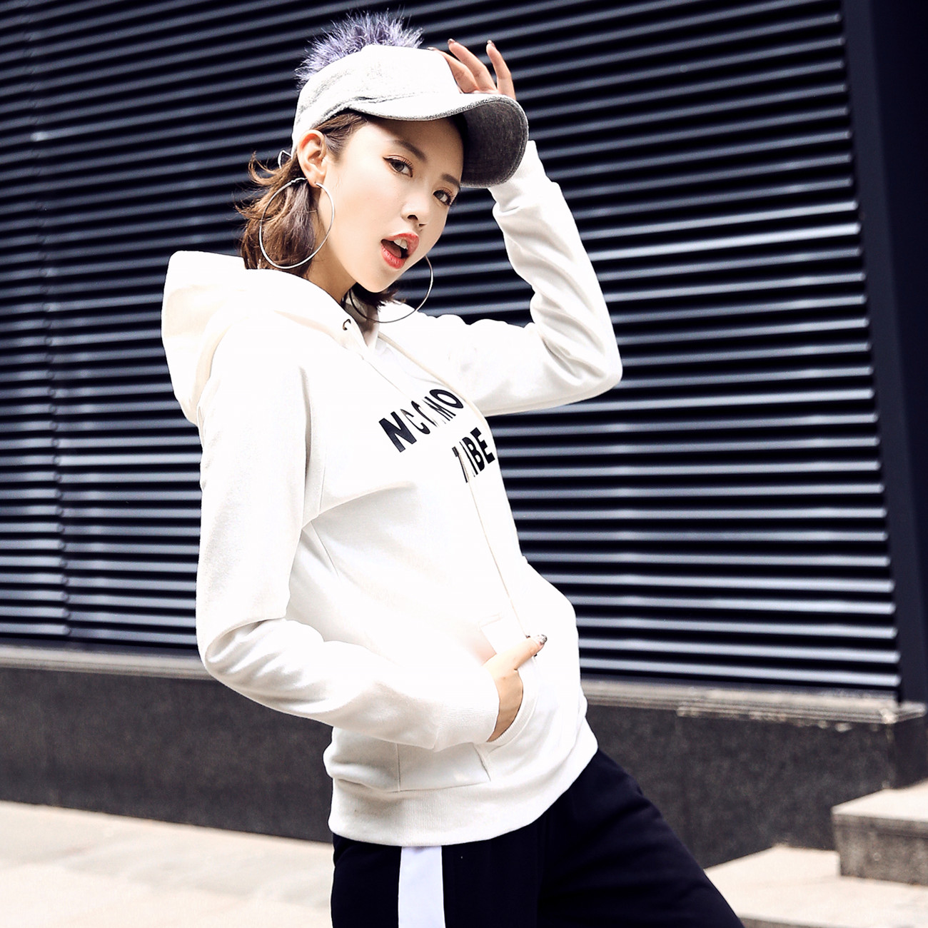 Sweatshirt femme - Ref 3215362 Image 1