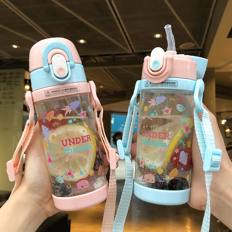Summer shaking sound water cup Student portable holding baby bag Straw plastic cup Girl heart cup Cute children's simple creativity