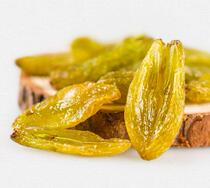 New goods Xinjiang Turpan extra green Fragrant Concubine seedless raisins wash-in farmhouse snacks 500g bulk
