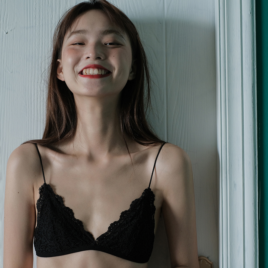 Xinbang help Bra summer thin thin strap sexy lace triangle cup small chest underwear women's underwire-free bra