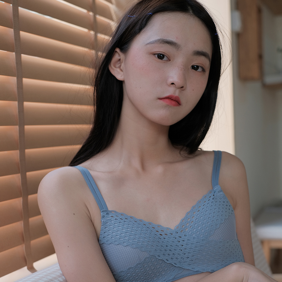 Xinbang helped Bra Japanese simple solid color cross-cutout underwear women's underwire bra with a student bra