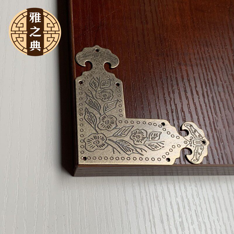 Imitation ancient Chinese bronze corner flower cabinet door case door hollowed out full copper angle sheet pure copper corner sheet wrap angle