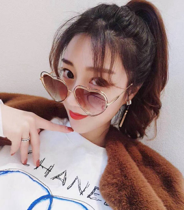 Kính râm nữ tình yêu 2018 phiên bản Hàn Quốc mới của nữ hoàng phong cách retro phong cách Harajuku trái tim lớn mặt kính râm hình trái tim nam kính râm nam chính hãng