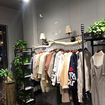 Decorative dry branches dried branches hanging clothes poles curtain rods Art props natural primary colors peeled branches clothing racks