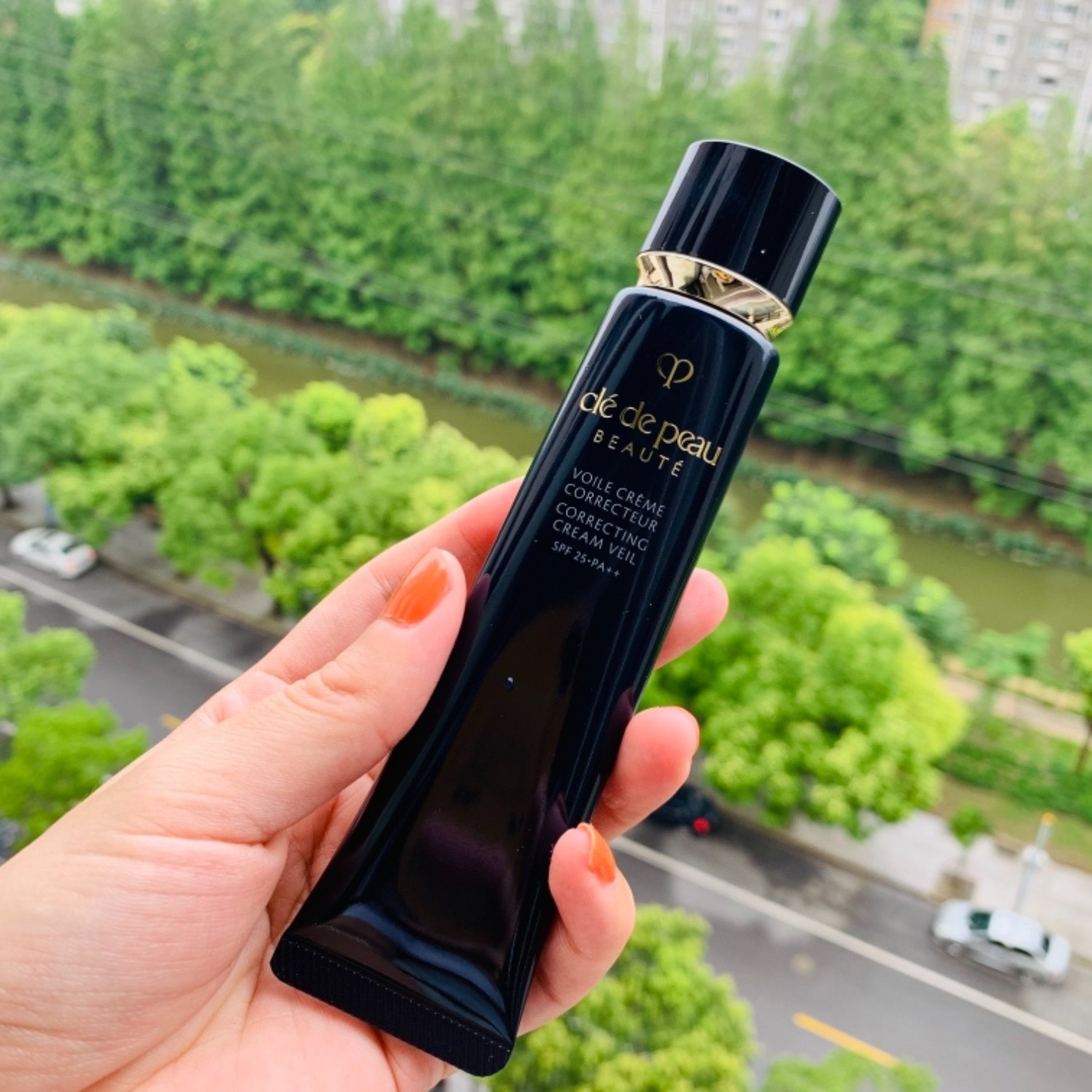 New version CPB skin key long tube isolation makeup front milk 37ml white black short tube isolated milk 30ml