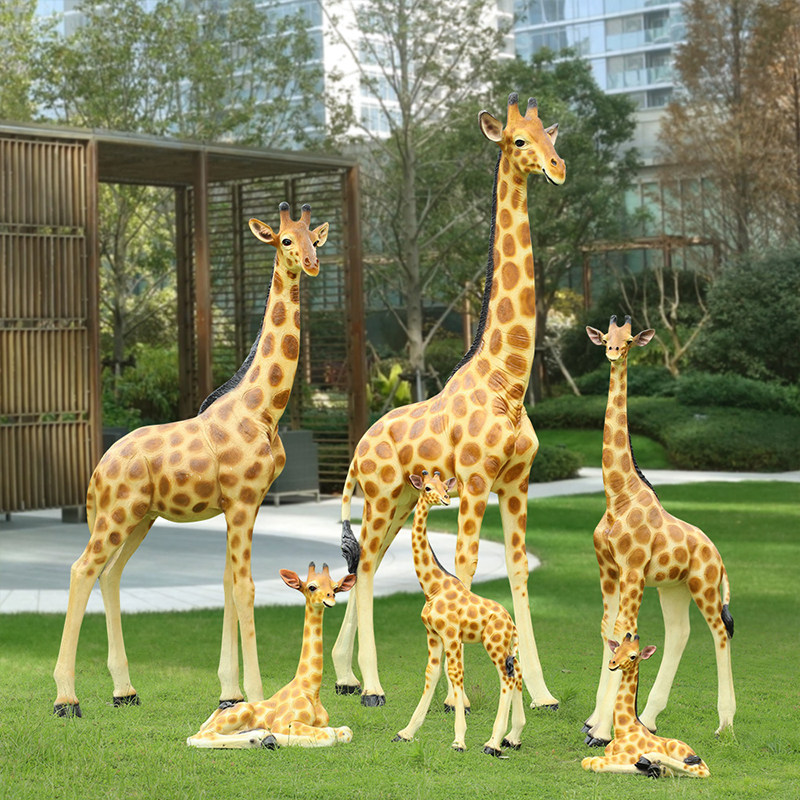 Outdoor simulation giraffe sculpture kindergarten park forest landscape lawn decoration fiberglass animal floor large ornament