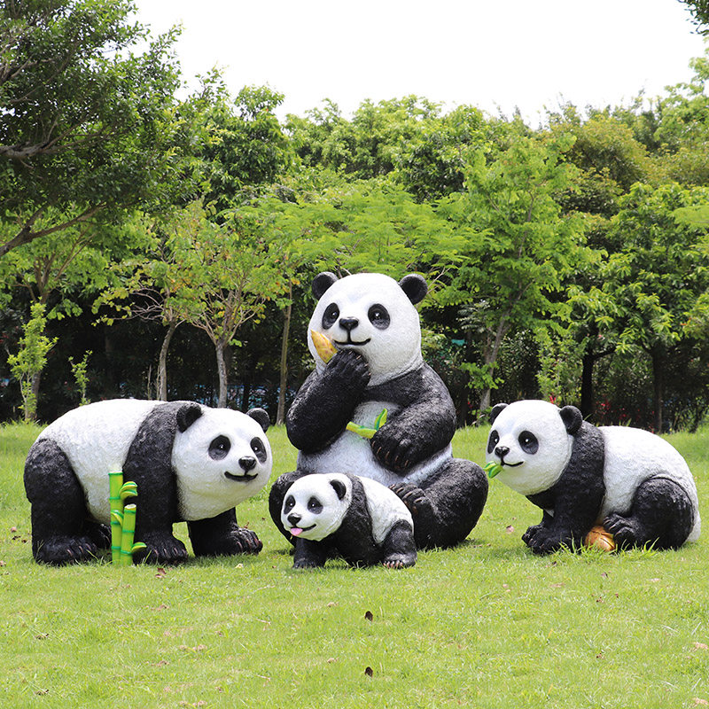 Outdoor scenic spot simulation giant panda fiberglass animal sculpture garden landscape sketch courtyard lawn decorative ornaments