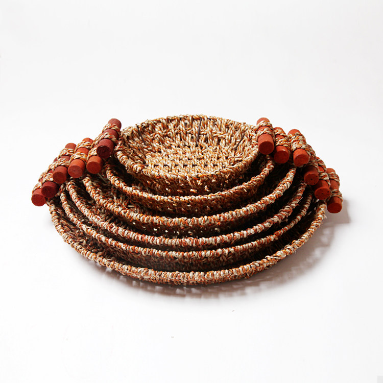 Pure handmade straw blue insulated basket fruit plate anti-scald mat support fish head plate round fish plate support pizza tray