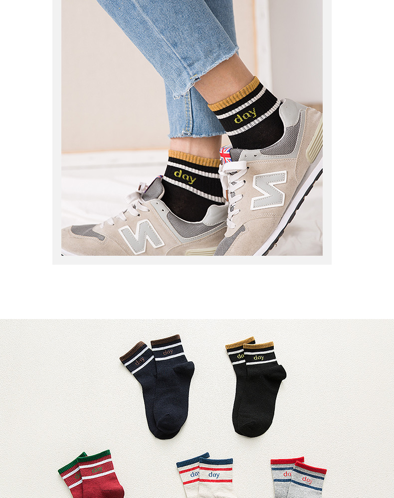 Trong vớ thủy triều nam thể thao Châu Âu và Mỹ vớ cotton tất nam đánh chữ màu trong vớ ống sọc thời trang hoang dã tất lười nam