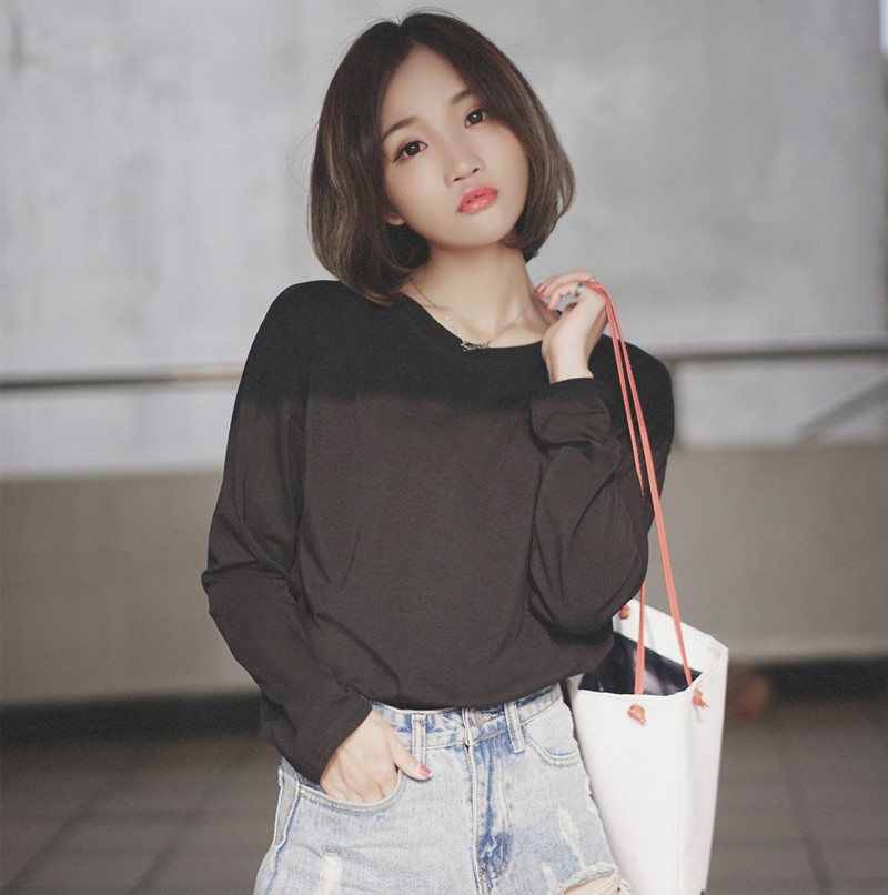 Silk Kaci Autumn winter loose pure color T-shirt minimalist Korean version black long sleeve student round neckline cotton T-shirt woman