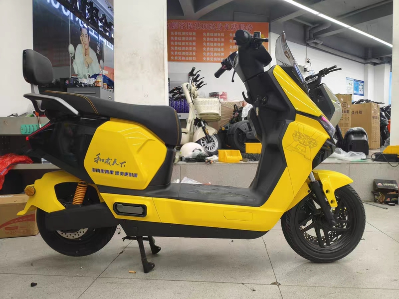 Yadi and Cheng Tianxia Integrated Seat, Yadi White Shark Second Generation Integrated Seat, and Cheng Tianxia Full-Body Surround Yellow Car Yadi and Cheng Tianxia Integrated Seat, Yadi White Shark Second Generation Integrated Seat, and Cheng Tianxia Full-Body Surround Yellow Car