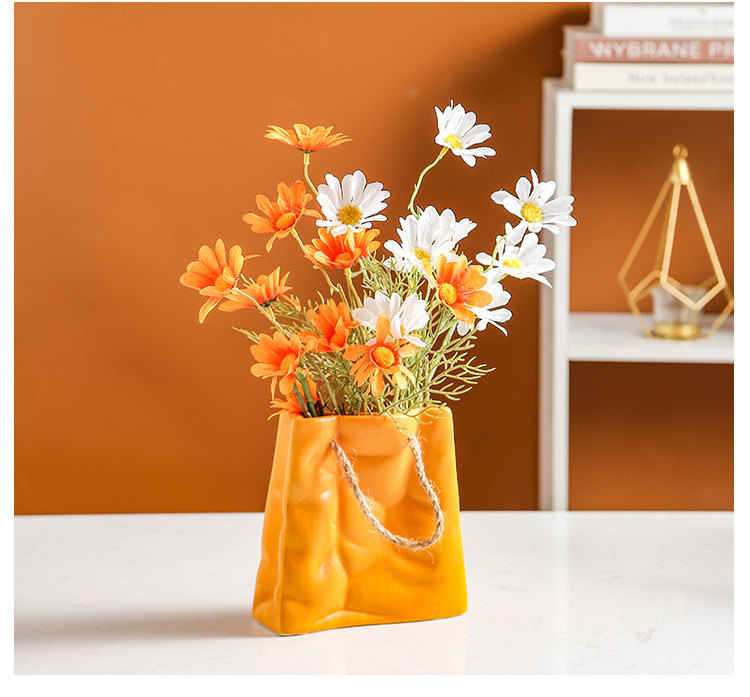 2025新款陶瓷花瓶创意陶瓷包包花瓶摆件客厅插花北欧网红轻奢餐桌干花插花器装饰品花瓶水培花瓶详情13