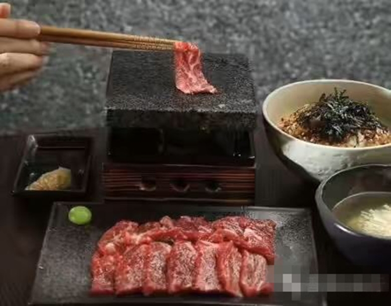 Granite rocks that the SLATE plate hotel barbecue surroundings while pan head western food steak meat dishes