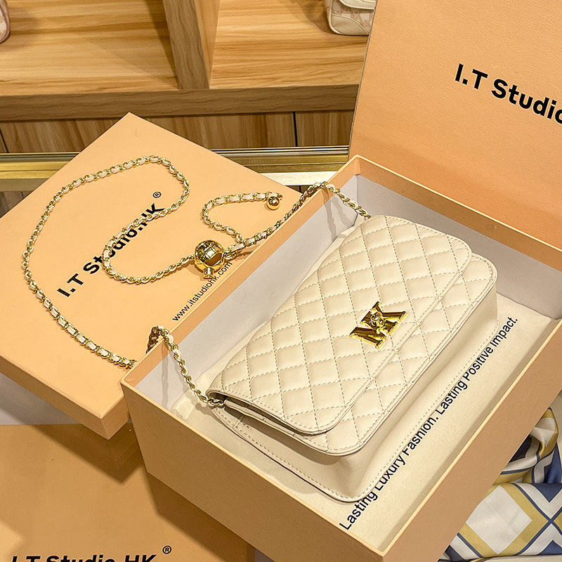 Hong Kong counter MK women's bag Xiaoxiang style rhombic chain bag female leather small golden ball messenger bag 2022 autumn and winter new style