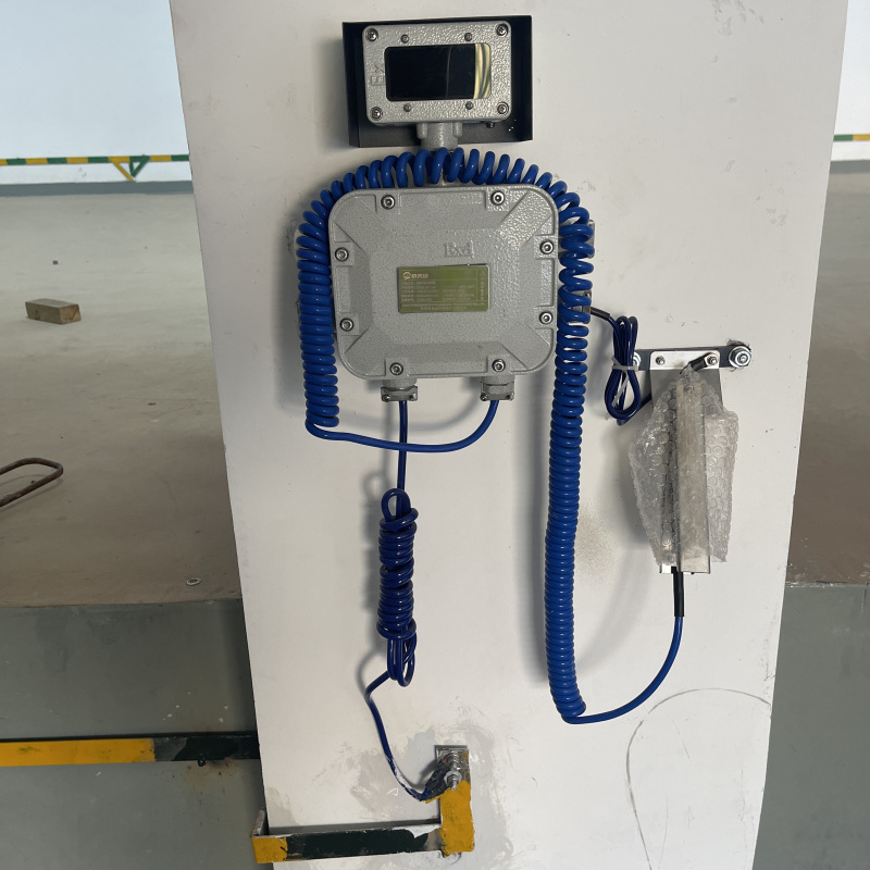 Electrostatic Ground Alarm Explosion-Proof Gas Station Oil Storage Loading and Unloading Car Anti-Static Controller Overflow Protection Fixed Type Electrostatic Ground Alarm Explosion-Proof Gas Station Oil Storage Loading and Unloading Car Anti-Static Controller Overflow Protection Fixed Type
