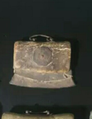 Bao Lao Qing Dynasty fire sickle old lighter old fire sickle folk custom nostalgic old smoking set old lamp cowhide fire sickle