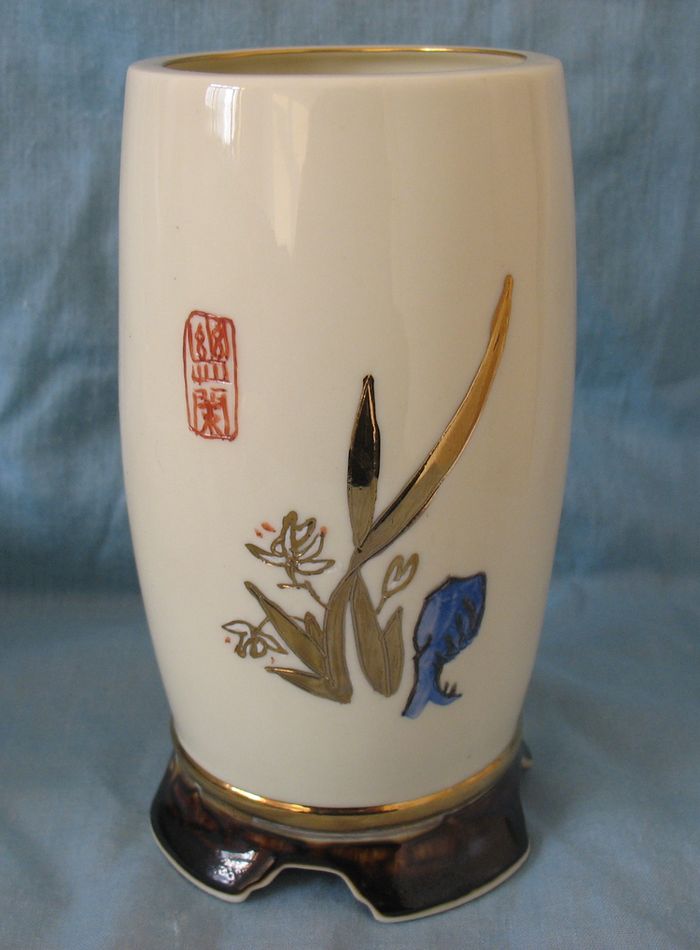 Magnetic State Kiln Flower Glazed House Boutique: 7080s ivory porcelain sketching gold printed box Wen playing pen holder pen holder