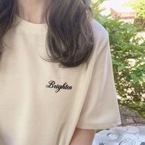 Loose Positive Shoulder Osaka GHard Quite Brief Embroidery Letters White Base ROUND COLLAR SHORT SLEEVE T-SHIRT U