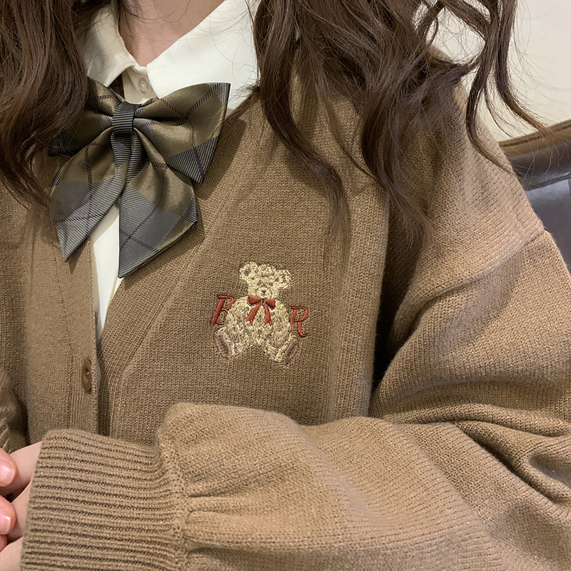 Core-Spun Yarn, Vintage Bear Embroidery, Vintage Feel, Loose Fit, V-Neck, Knitted Sweater Cardigan K