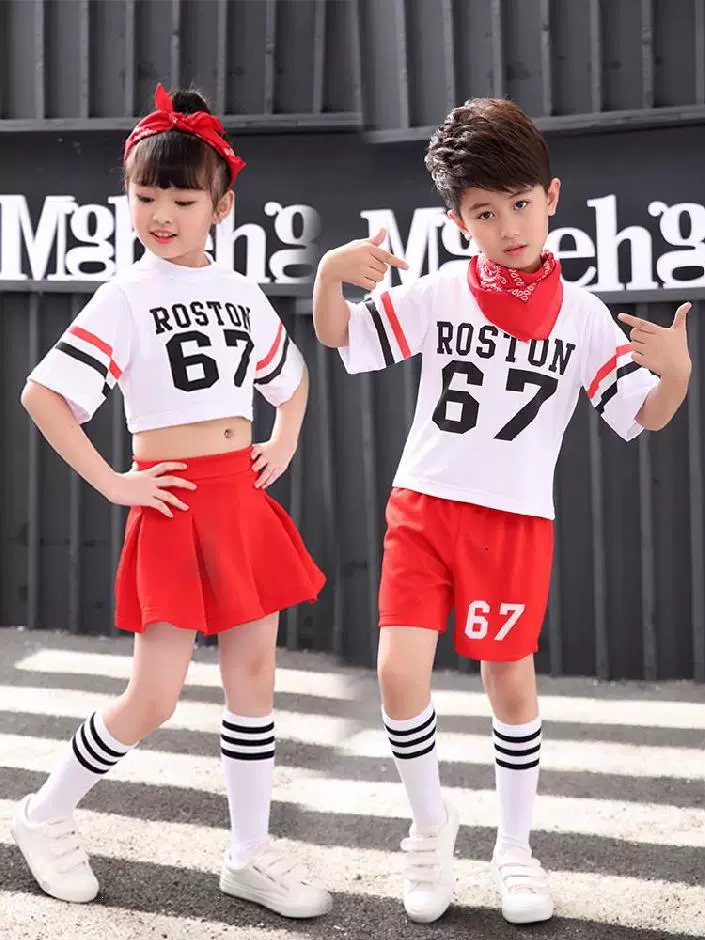 Xuất hiện trong phiên bản Hàn Quốc của trang phục trò chơi bóng đá học sinh mới của nam và nữ , quần áo khiêu vũ, quần áo khiêu vũ. quần áo - Trang phục