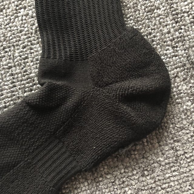 ຖົງຕີນຜູ້ຊາຍແລະແມ່ຍິງ Youjia 6 ຄູ່ ຖົງຕີນຝ້າຍບໍລິສຸດ ສີດໍາແລະສີຂາວຜ້າຂົນຫນູລຸ່ມ mid-high socks ກິລາບ້ວງ socks
