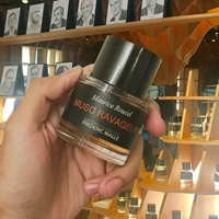 Раунд роз в раунде Rose Lady in Fumar Perfume - необычный