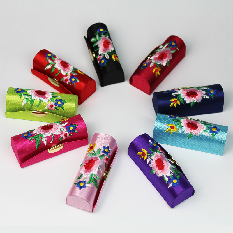 Chinese featured gift embroidery cloth art embroidered with red box ethnic wind abroad gifts for old and practical small gifts